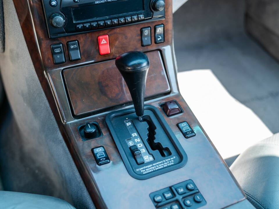 Image 35/45 of Mercedes-Benz 500 SL (1990)