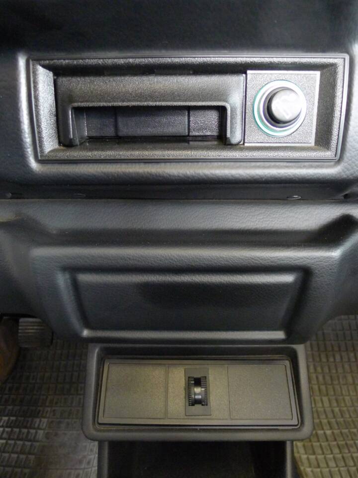 Image 9/36 of Volkswagen Golf Mk I Convertible 1.6 (1987)