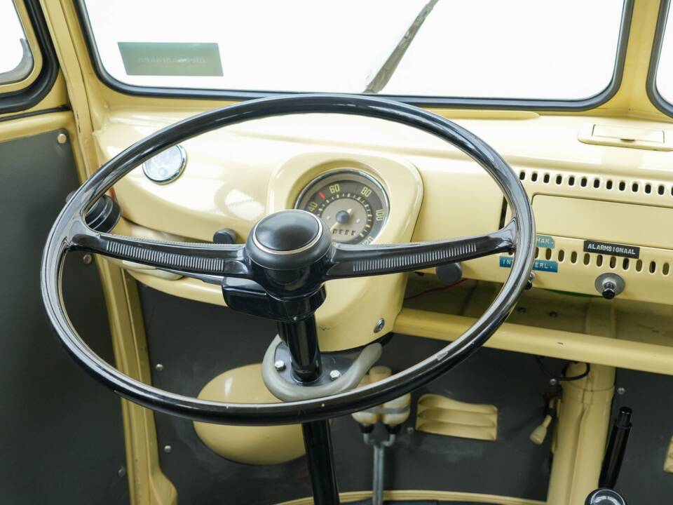Bild 17/37 von Volkswagen T1 Kastenwagen (1966)