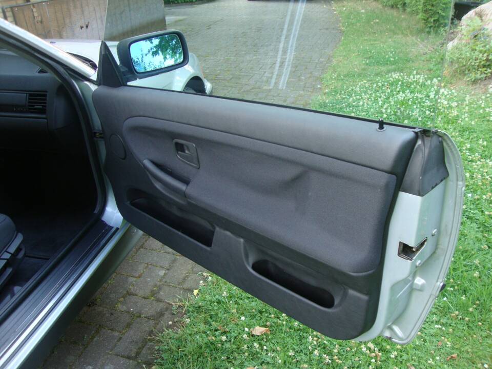 Afbeelding 18/39 van BMW 316i (1993)