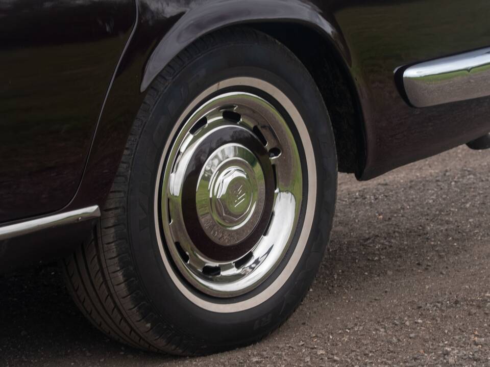 Image 48/50 of Rolls-Royce Silver Shadow I (1972)