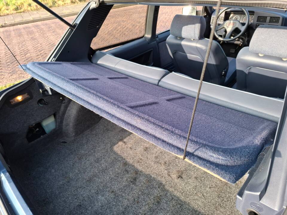 Image 22/27 de Peugeot 309 (1990)