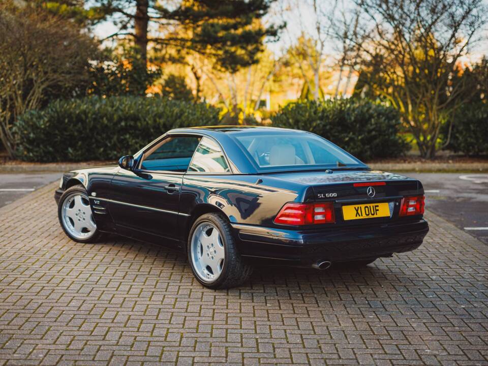 Imagen 3/7 de Mercedes-Benz SL 600 (1995)