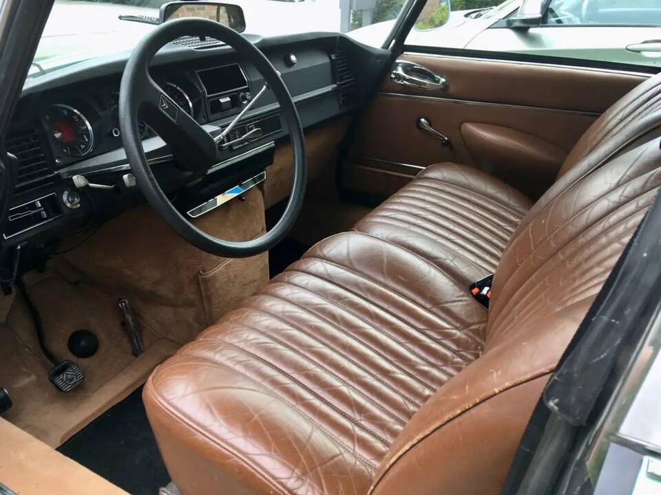 Image 2/8 of Citroën DS 21 IE Pallas (1972)