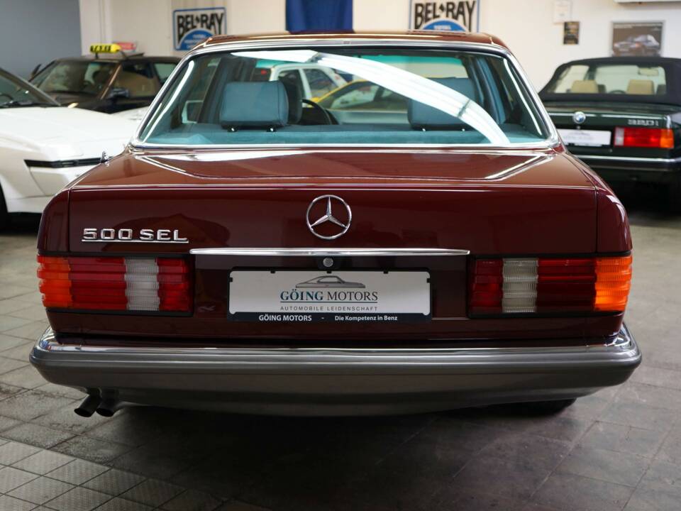 Immagine 15/42 di Mercedes-Benz 500 SEL (1982)