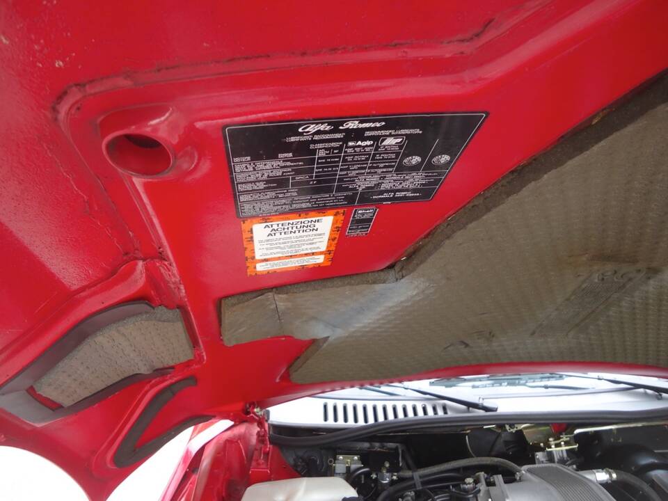 Image 29/32 of Alfa Romeo SZ (1990)