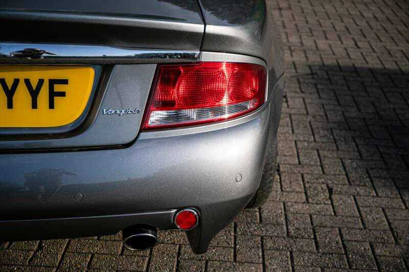Image 32/39 of Aston Martin V12 Vanquish (2003)