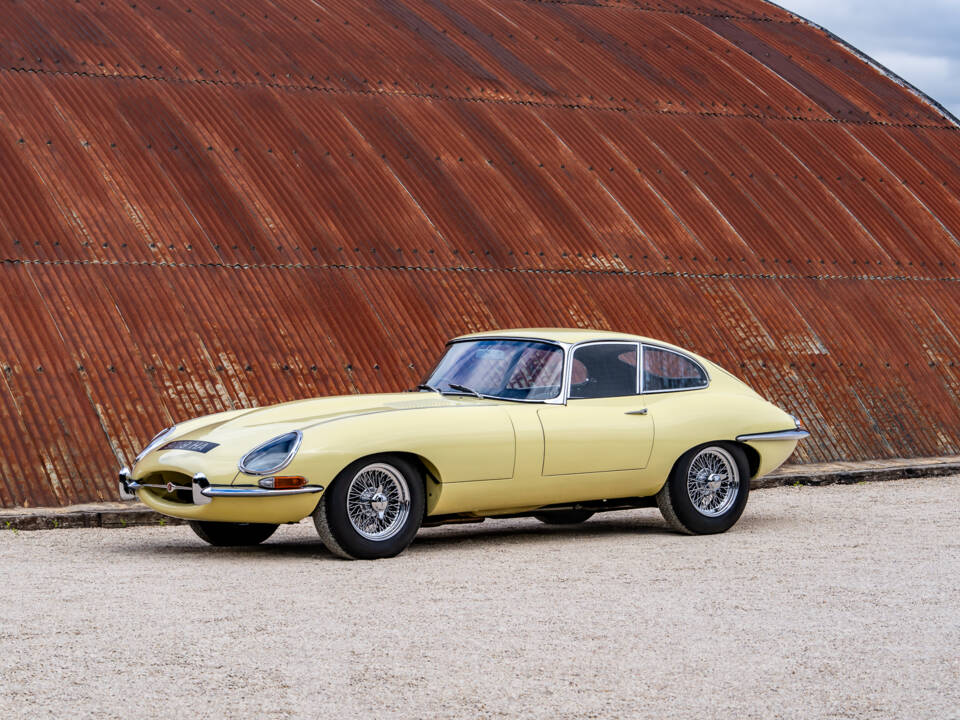 Image 4/38 of Jaguar Type E 3.8 (1963)