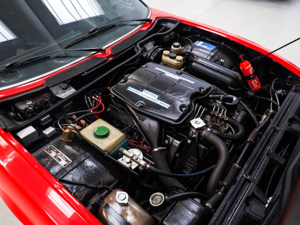 Image 15/64 of Alfa Romeo Montreal (1972)