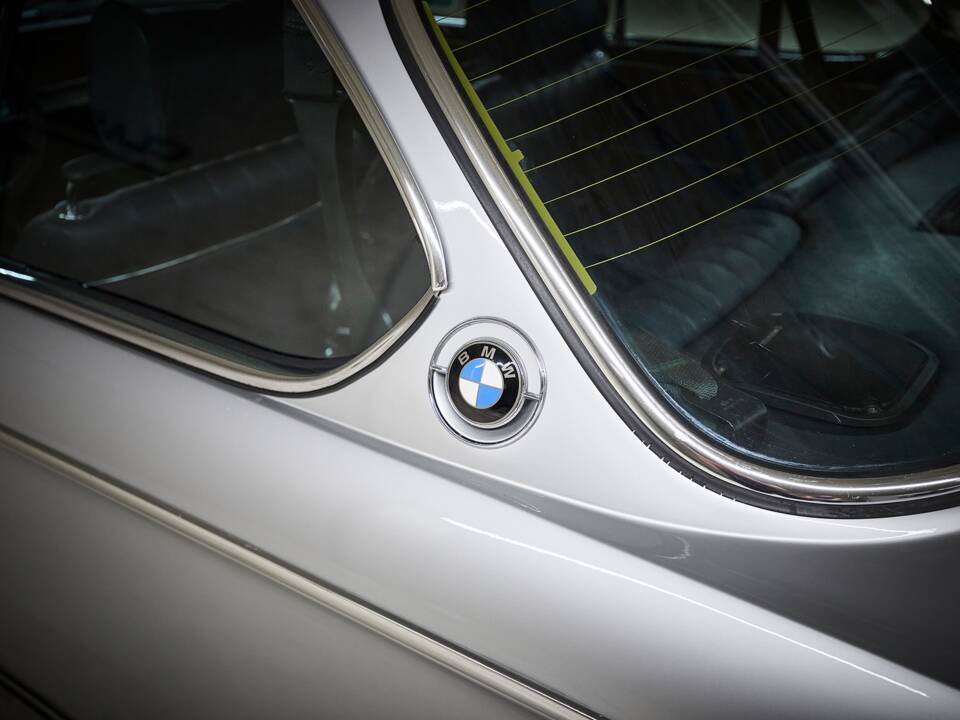 Image 28/100 of BMW 3.0 CSi (1973)