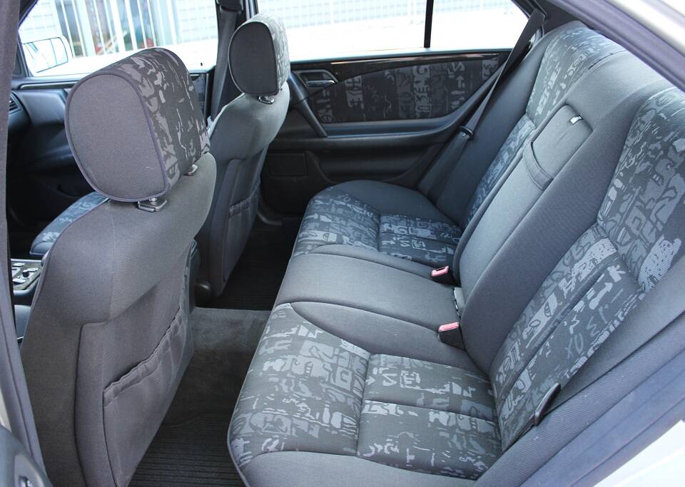 Bild 6/11 von Mercedes-Benz E 280 (1998)