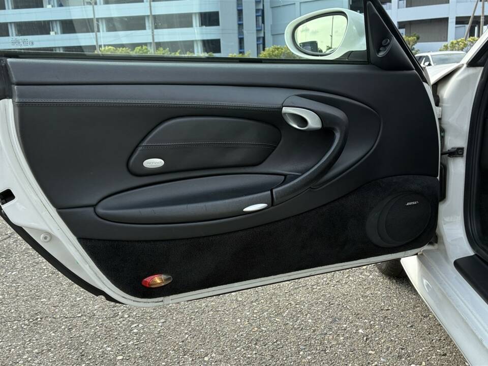 Bild 10/46 von Porsche 911 Turbo (2004)