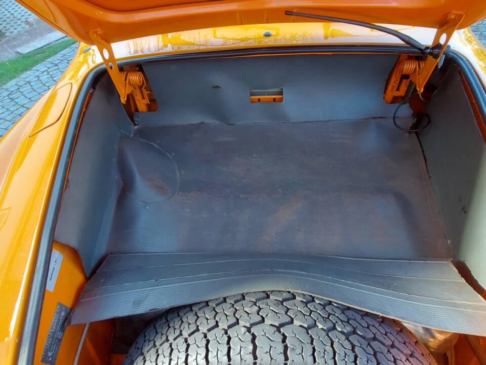 Bild 12/18 von Volkswagen Karmann Ghia 1600 (1971)