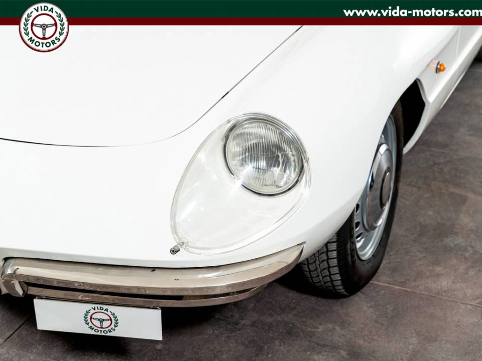 Image 4/41 of Alfa Romeo 1600 Spider Duetto (1967)
