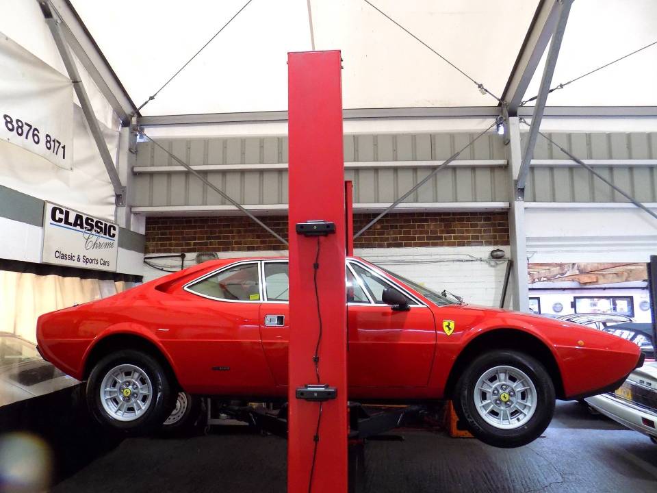 Image 30/50 de Ferrari 308 GT4 (1977)