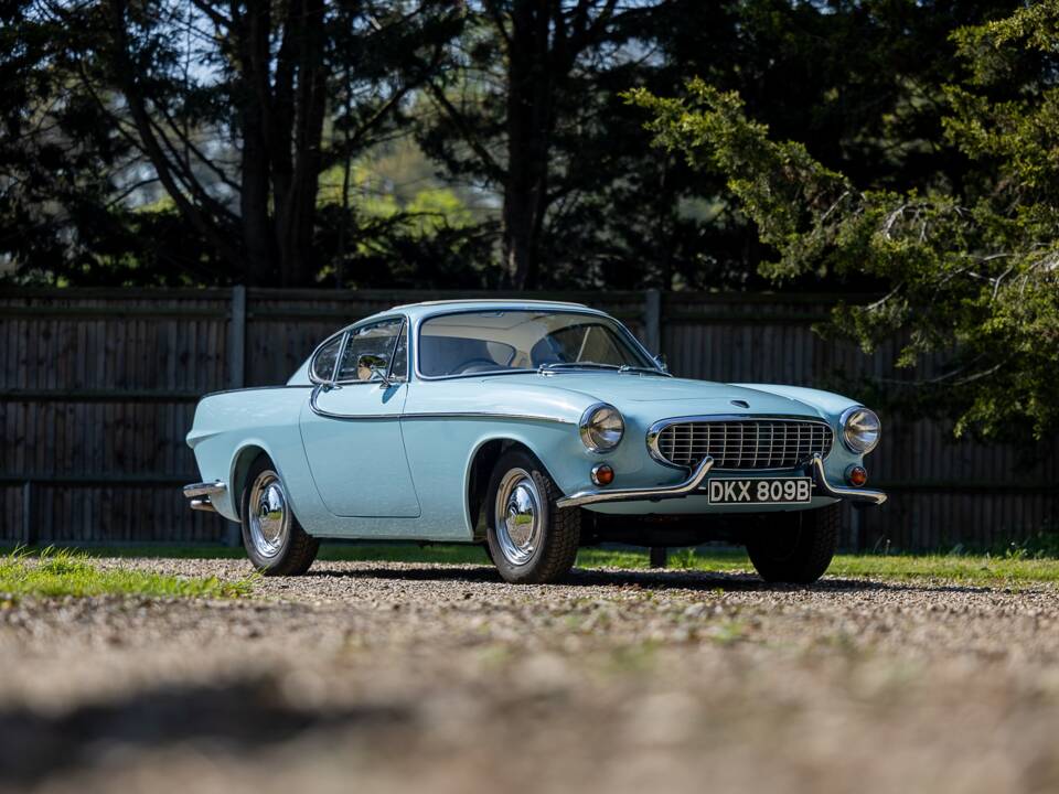 Image 9/50 of Volvo 1800 S (1964)