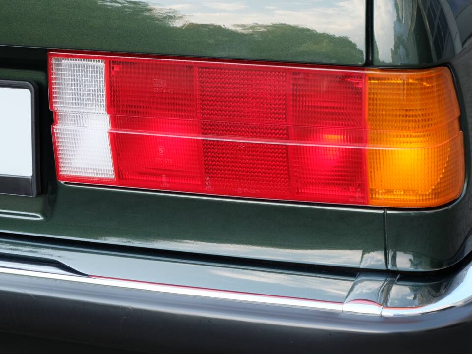 Immagine 32/48 di BMW 325i (1986)