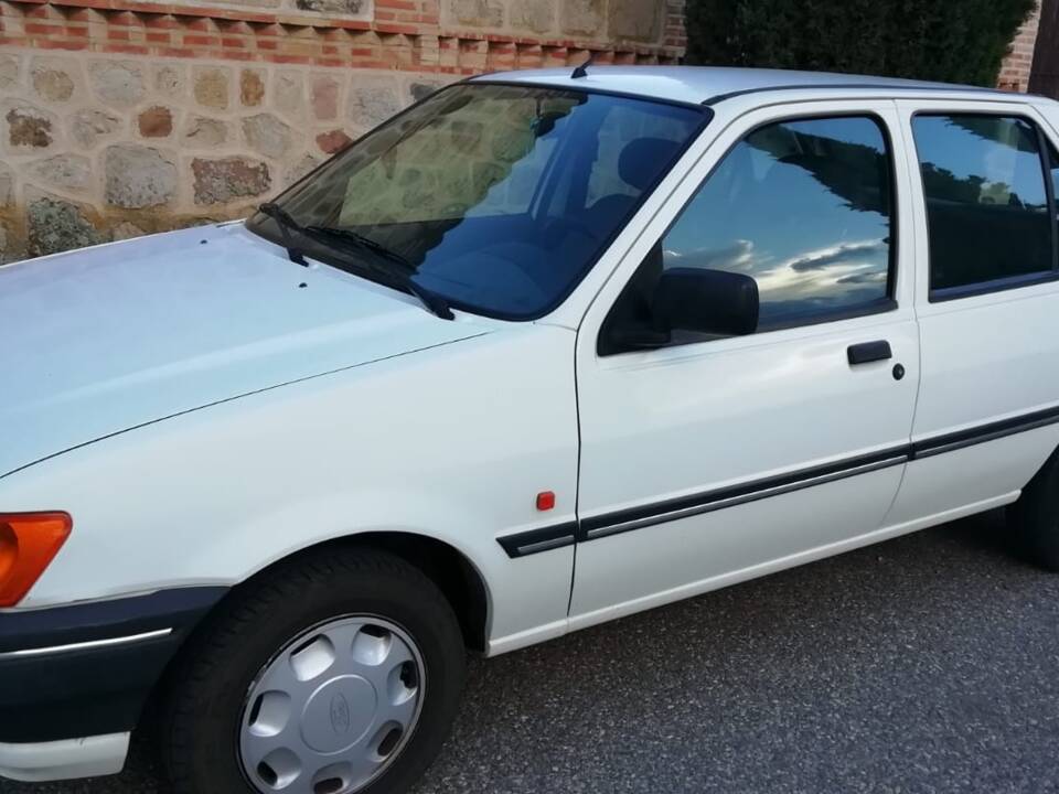 Afbeelding 1/6 van Ford Fiesta 1.4 (1989)