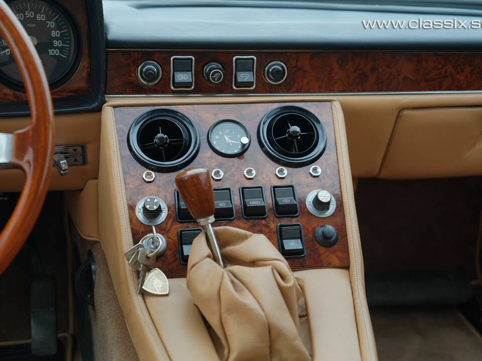 Image 14/28 of Lamborghini Espada 400 GT (1970)