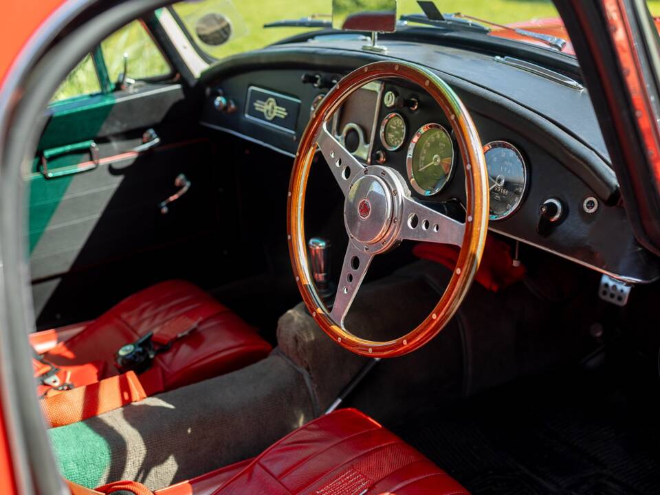 Image 4/50 de MG MGA 1500 (1957)