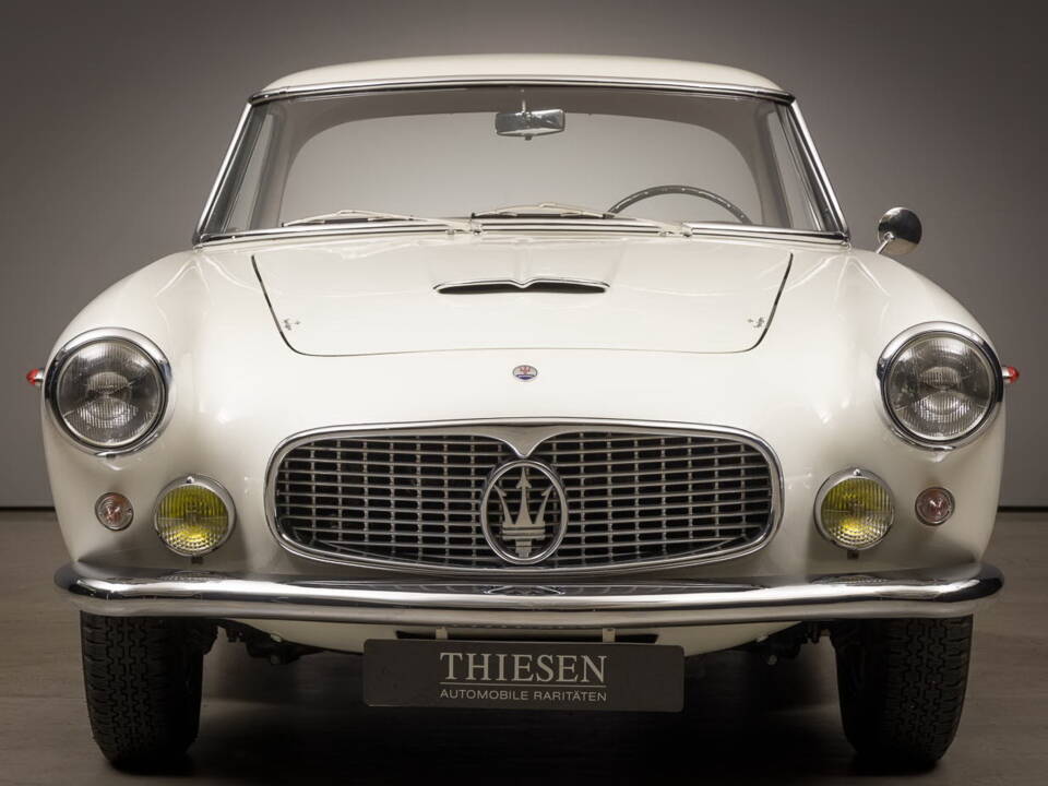 Image 2/39 of Maserati 3500 GT Touring (1961)