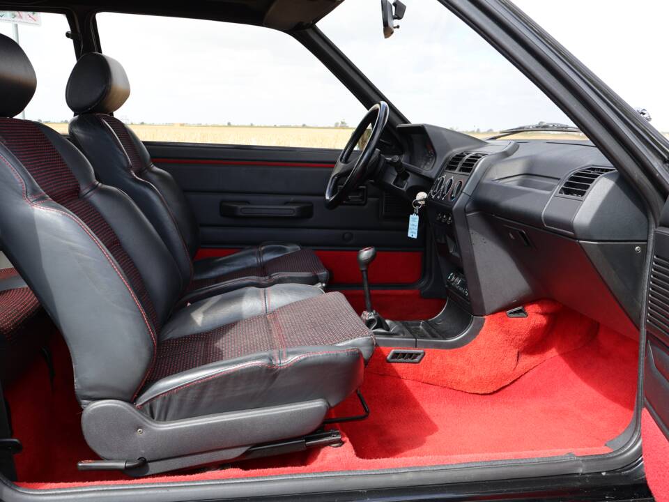 Obraz 54/56 pojazdu Peugeot 205 GTi 1.9 (1991)