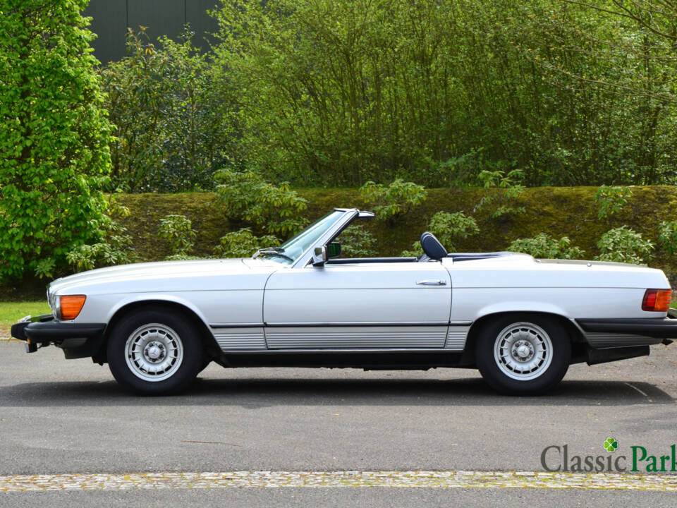 Image 2/50 of Mercedes-Benz 380 SL (1983)