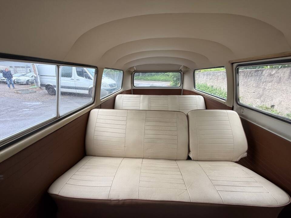Bild 9/18 von Volkswagen T2b Kleinbus (1979)