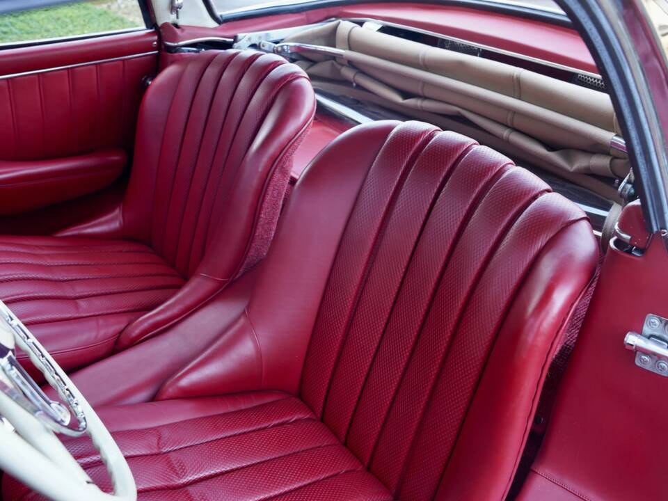 Image 47/50 of Mercedes-Benz 300 SL Roadster (1959)