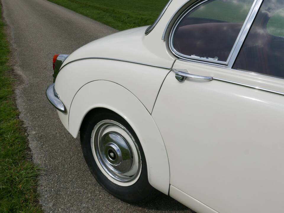 Obraz 28/50 pojazdu Jaguar 240 (1968)