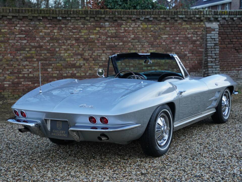 Immagine 36/50 di Chevrolet Corvette Sting Ray Convertible (1964)