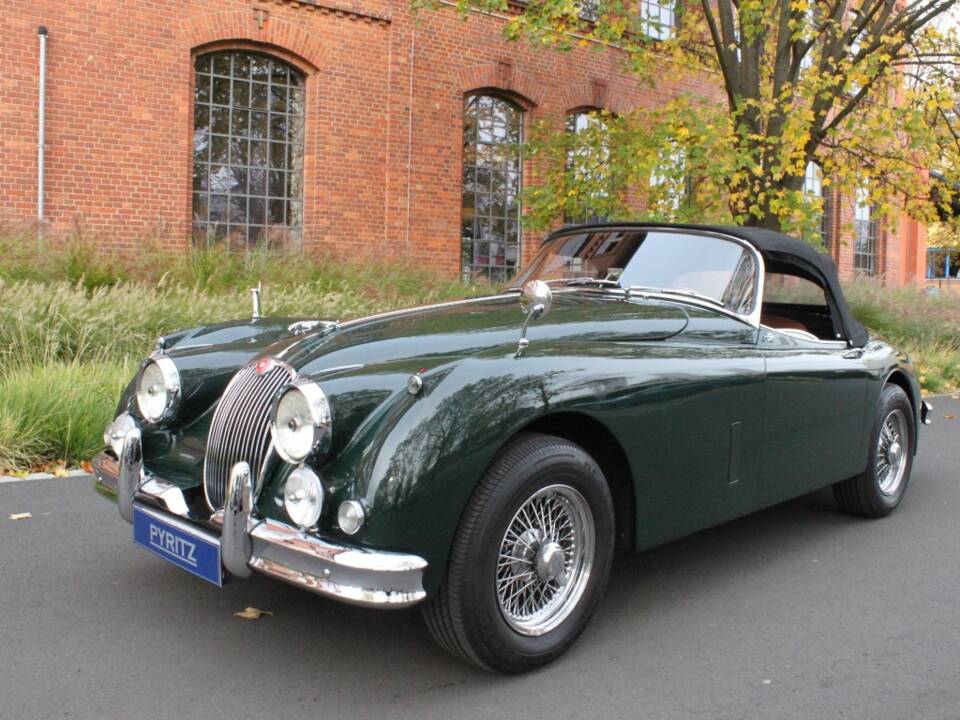Image 2/20 of Jaguar XK 150 3.8 S OTS (1959)