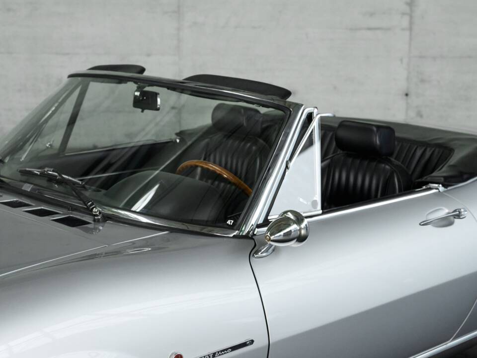 Imagen 5/50 de FIAT Dino 2400 Spider (1971)