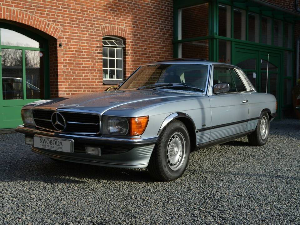 Immagine 7/25 di Mercedes-Benz 280 SLC (1981)