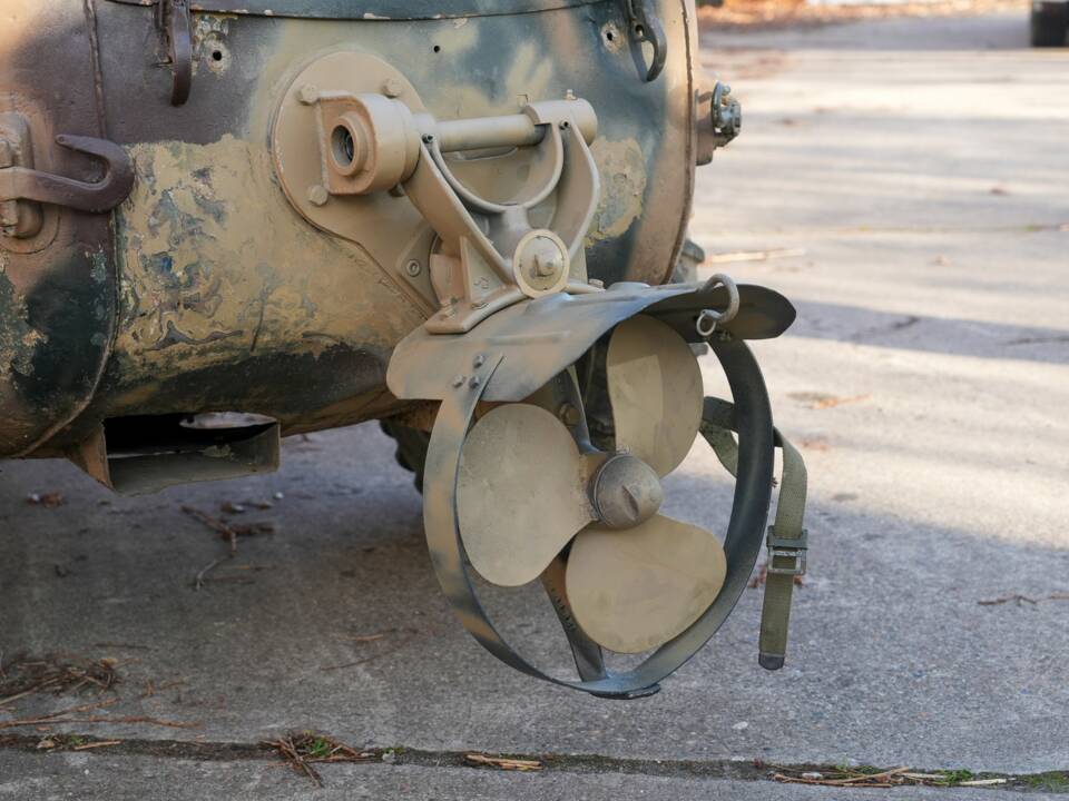 Image 23/40 of Volkswagen Schwimmwagen (1943)