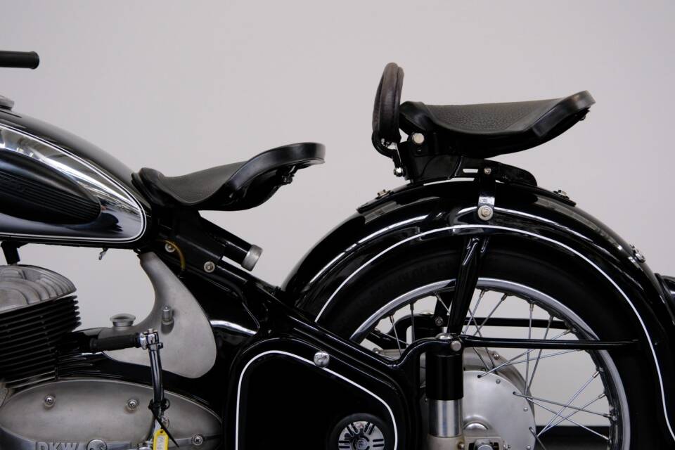 Image 51/86 de DKW RT 175 (1954)