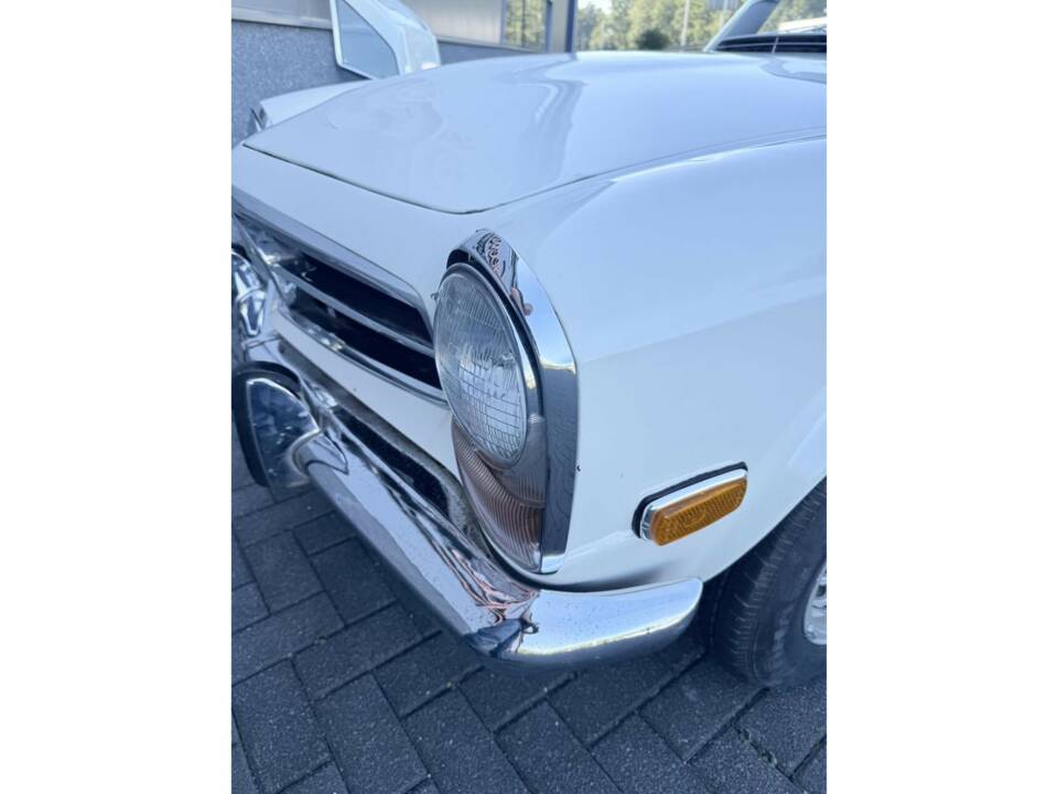 Image 21/50 of Mercedes-Benz 280 SL (1970)