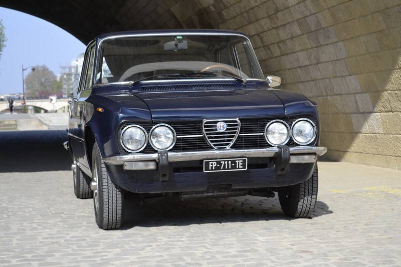Bild 2/42 von Alfa Romeo Giulia Nuova Super 1300 (1976)