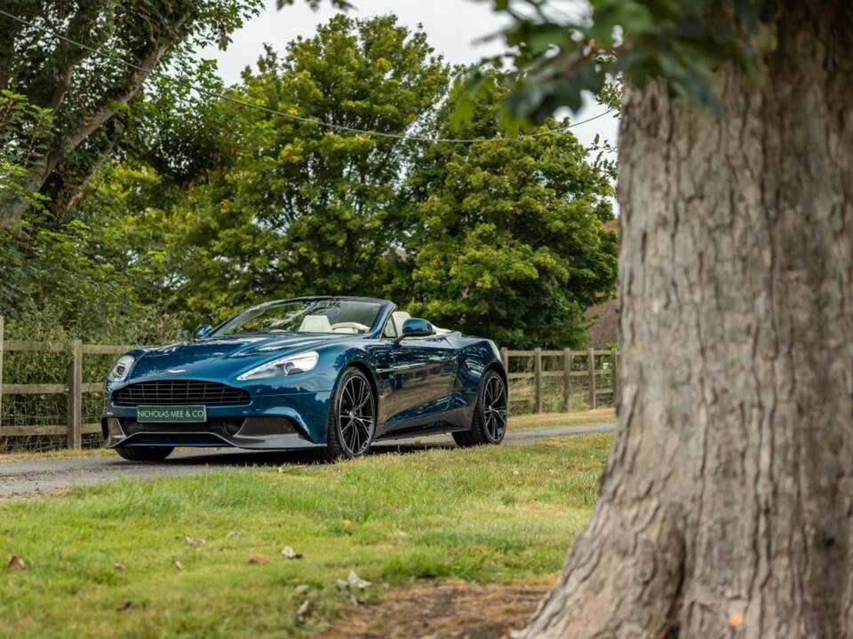 Image 10/50 de Aston Martin Vanquish Volante (2014)