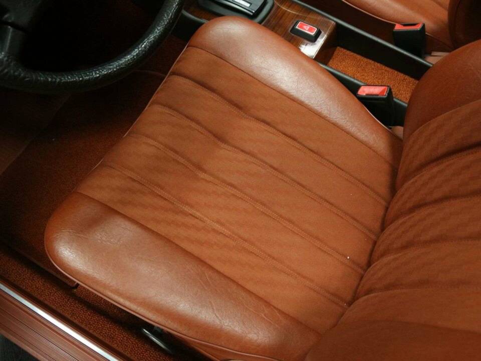 Image 13/50 of Mercedes-Benz 280 CE (1980)