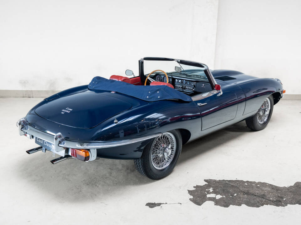 Image 36/36 of Jaguar E-Type (1969)