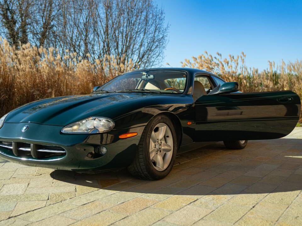 Imagen 8/50 de Jaguar XK8 4.0 (1998)