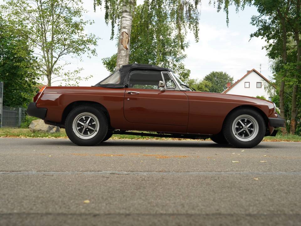 Image 6/100 of MG MGB (1978)