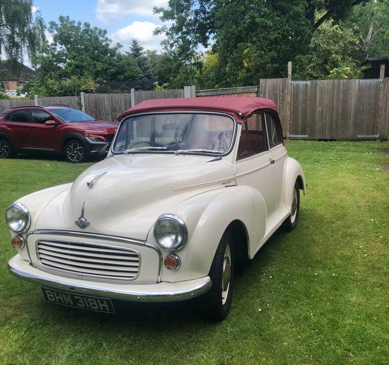 Image 2/11 of Morris Minor 1000 (1970)