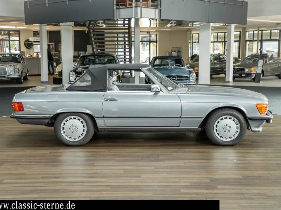 Image 6/15 of Mercedes-Benz 560 SL (1988)