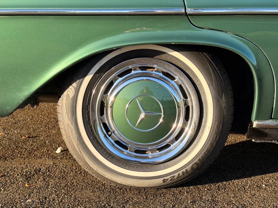 Bild 31/37 von Mercedes-Benz 280 SE 3,5 (1972)