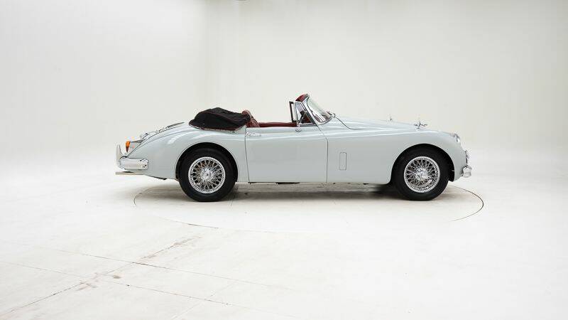 Image 6/15 of Jaguar XK 150 3.8 SE DHC (1961)