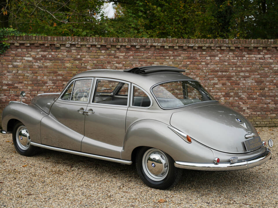 Immagine 22/50 di BMW 501 V8 (1965)