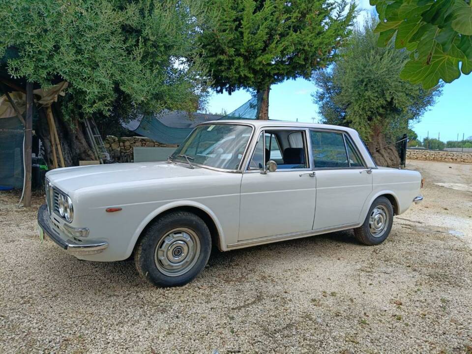 Immagine 24/50 di Lancia Flavia 2000 (1974)