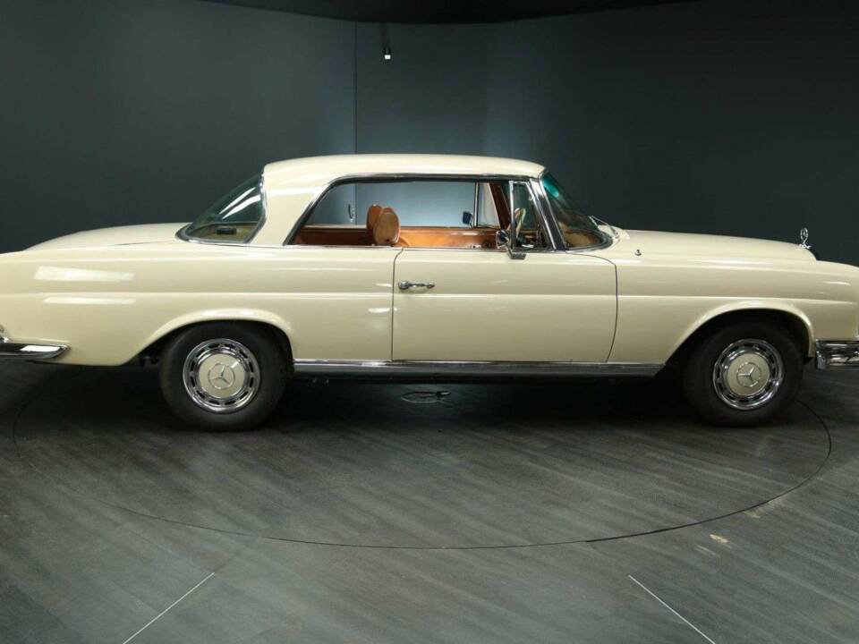 Afbeelding 6/50 van Mercedes-Benz 280 SE (1969)